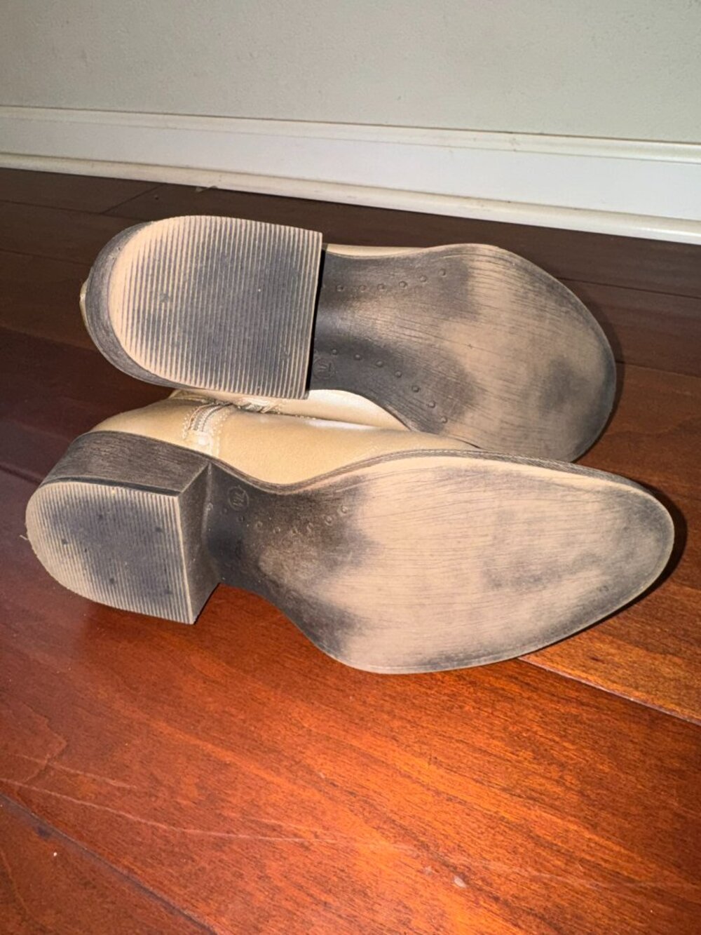 Boots - Picture 5 of 5